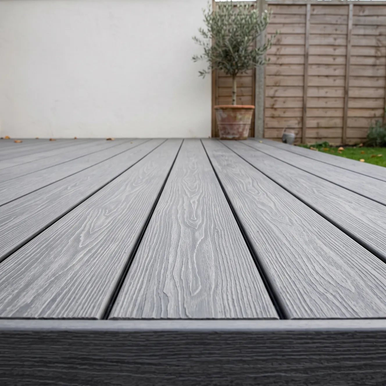 Silver Woodgrain Board 4.8m